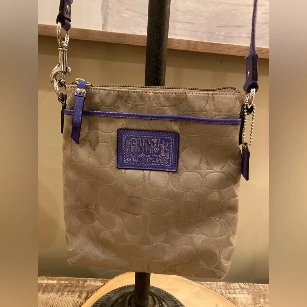 Coach Brown Signature Purple Poppy Crossbody Small Swingpack Tote‎ Shoulder Bag